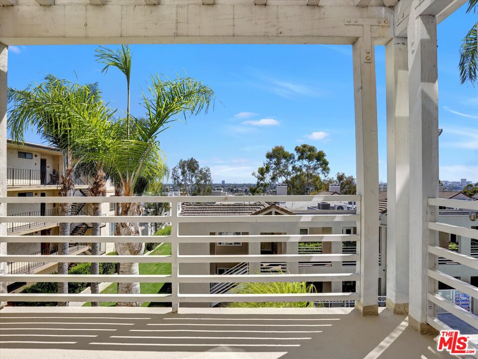 2604 E 20th St Unit: 205E