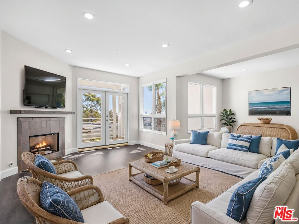 2604 E 20th St Unit: 205E