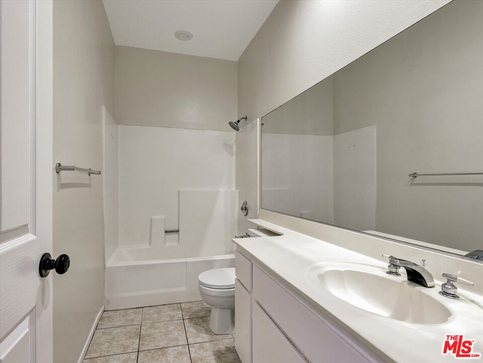 2604 E 20th St Unit: 205E