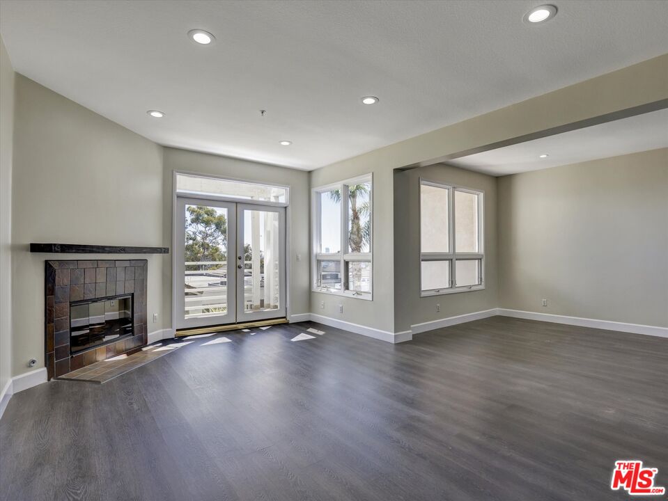 2604 E 20th St Unit: 205E
