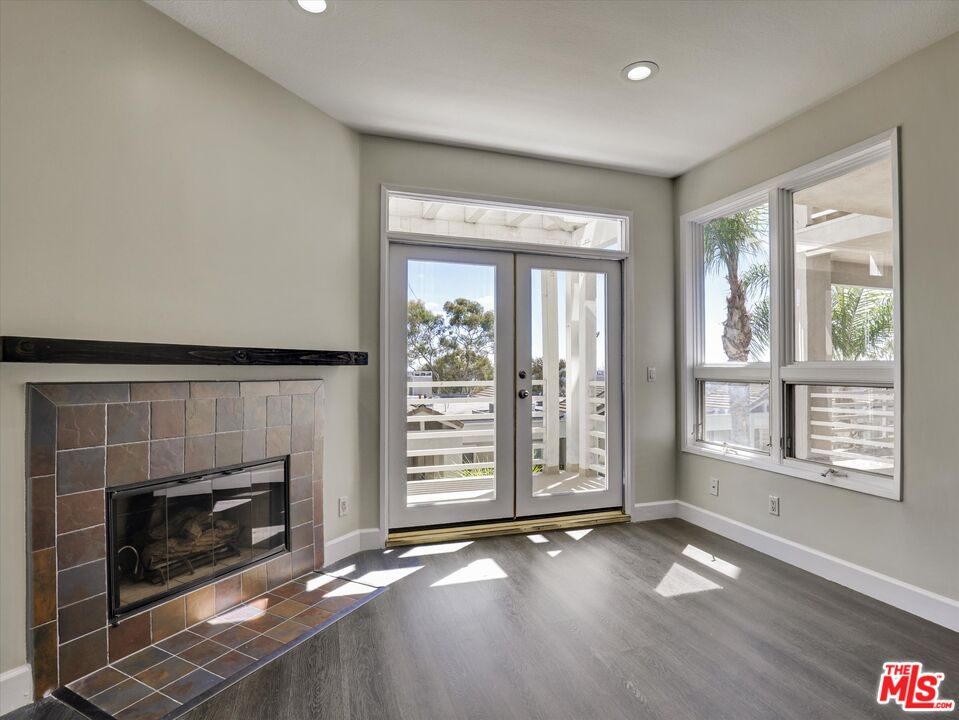 2604 E 20th St Unit: 205E