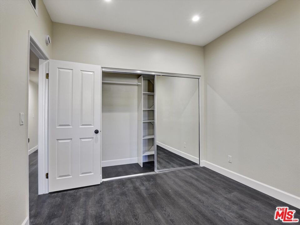 2604 E 20th St Unit: 205E