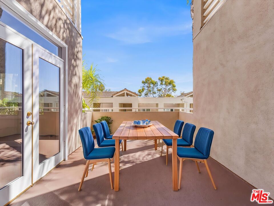 2604 E 20th St Unit: 205E