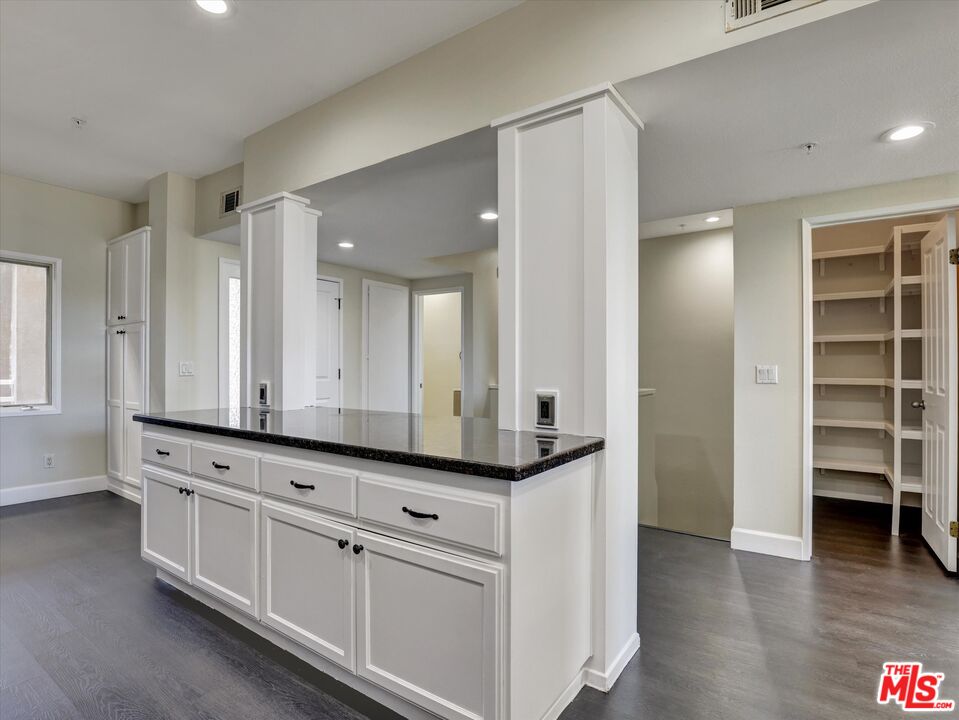 2604 E 20th St Unit: 205E