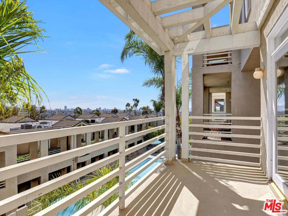2604 E 20th St Unit: 205E