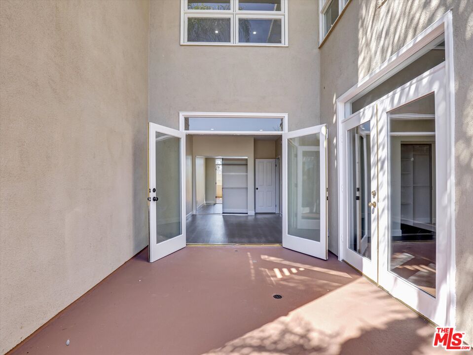 2604 E 20th St Unit: 205E