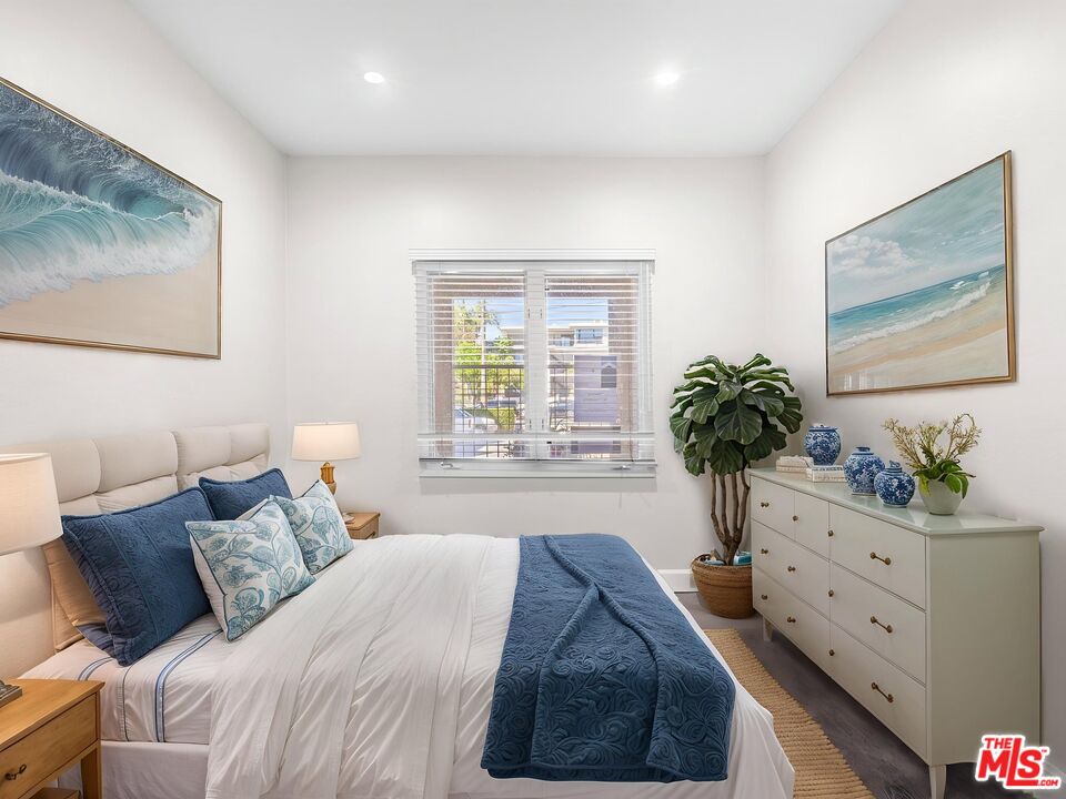 2604 E 20th St Unit: 205E