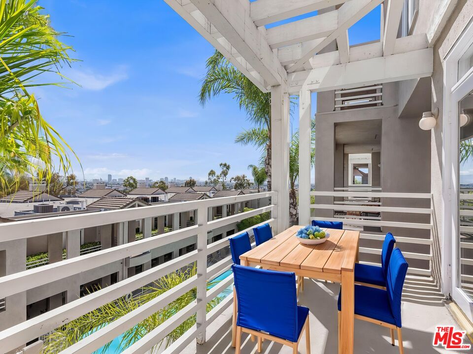 2604 E 20th St Unit: 205E