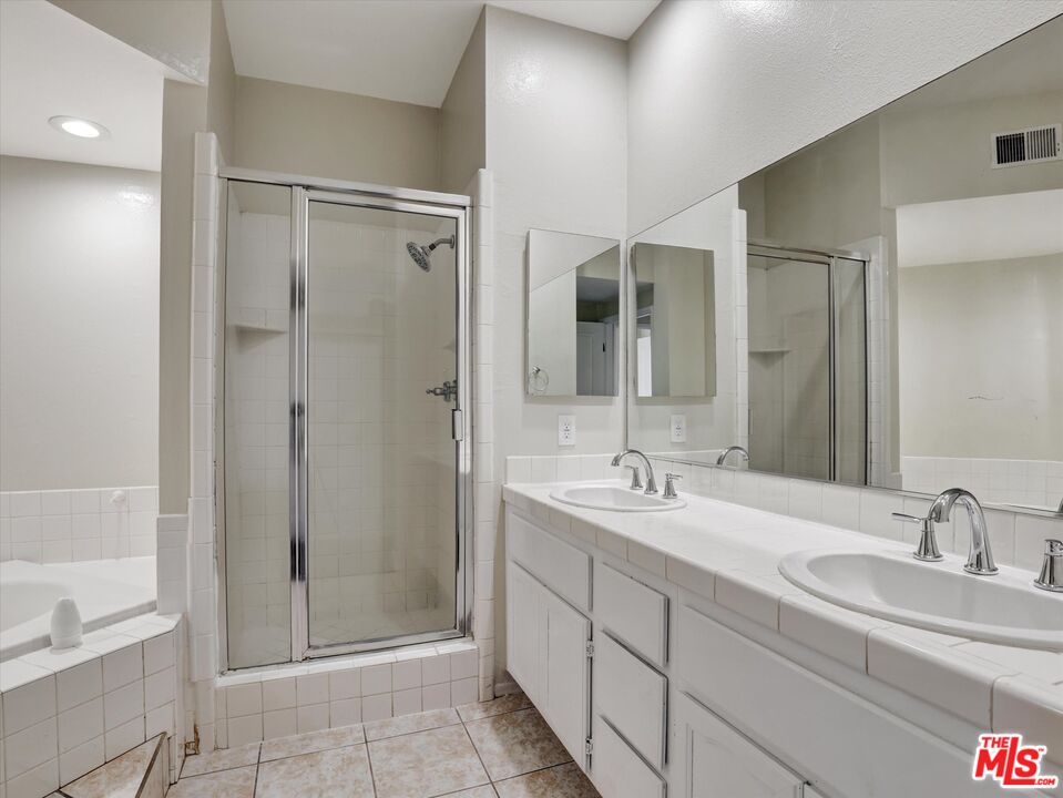 2604 E 20th St Unit: 205E