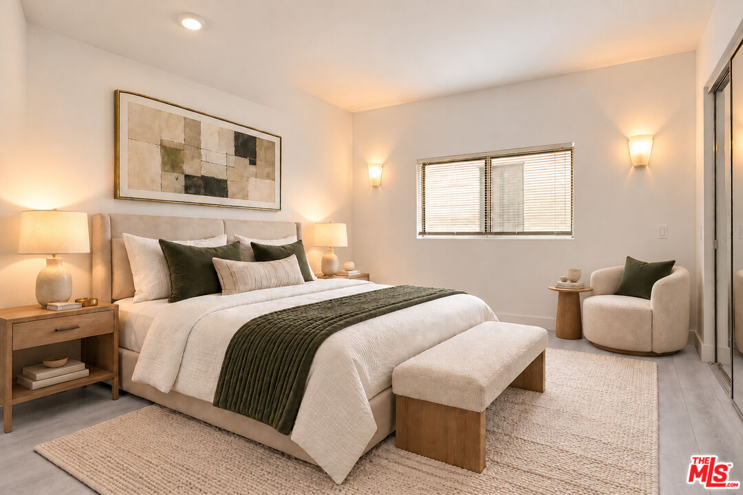 1136 S Shenandoah St Unit: 201