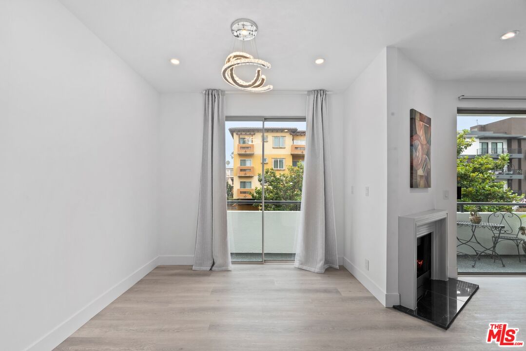 1136 S Shenandoah St Unit: 201