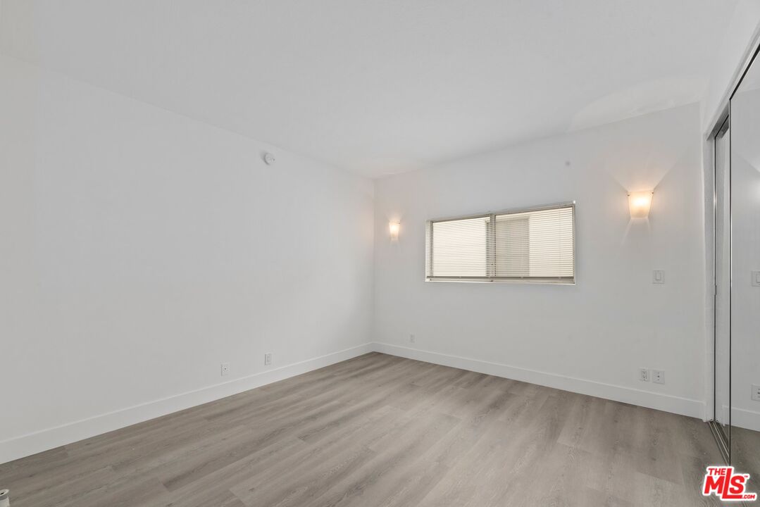 1136 S Shenandoah St Unit: 201