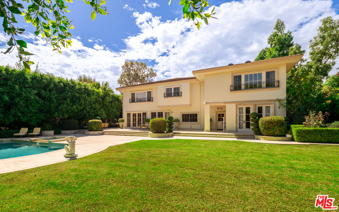 916 N Whittier Dr