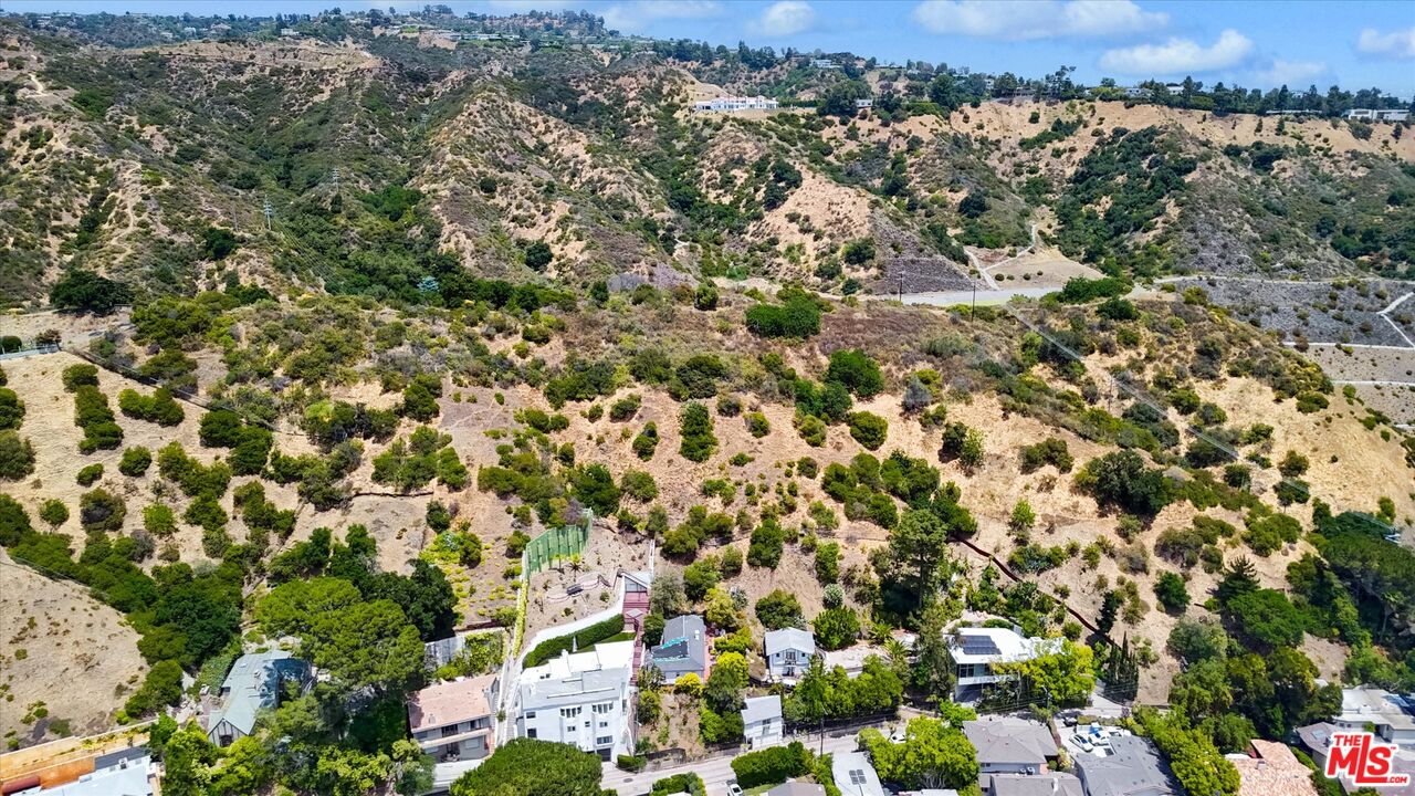 1754 Franklin Canyon Dr