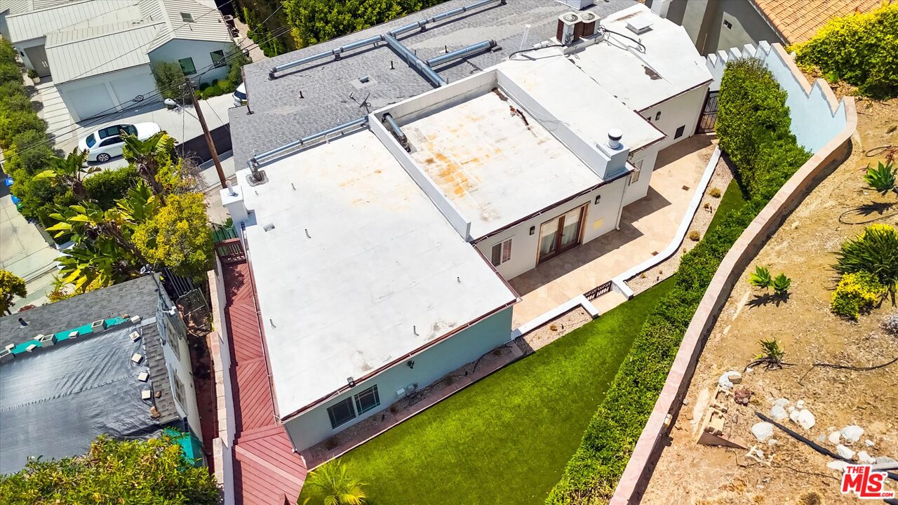 1754 Franklin Canyon Dr