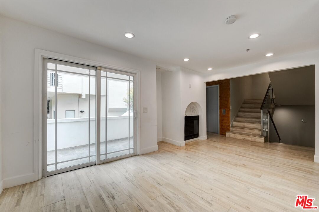 1754 Franklin Canyon Dr