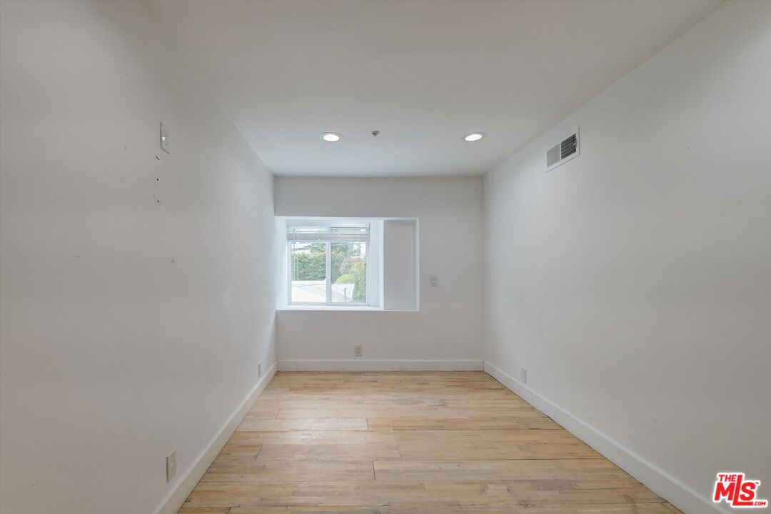1754 Franklin Canyon Dr