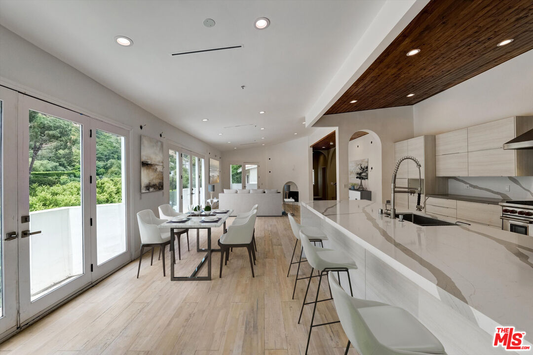 1754 Franklin Canyon Dr