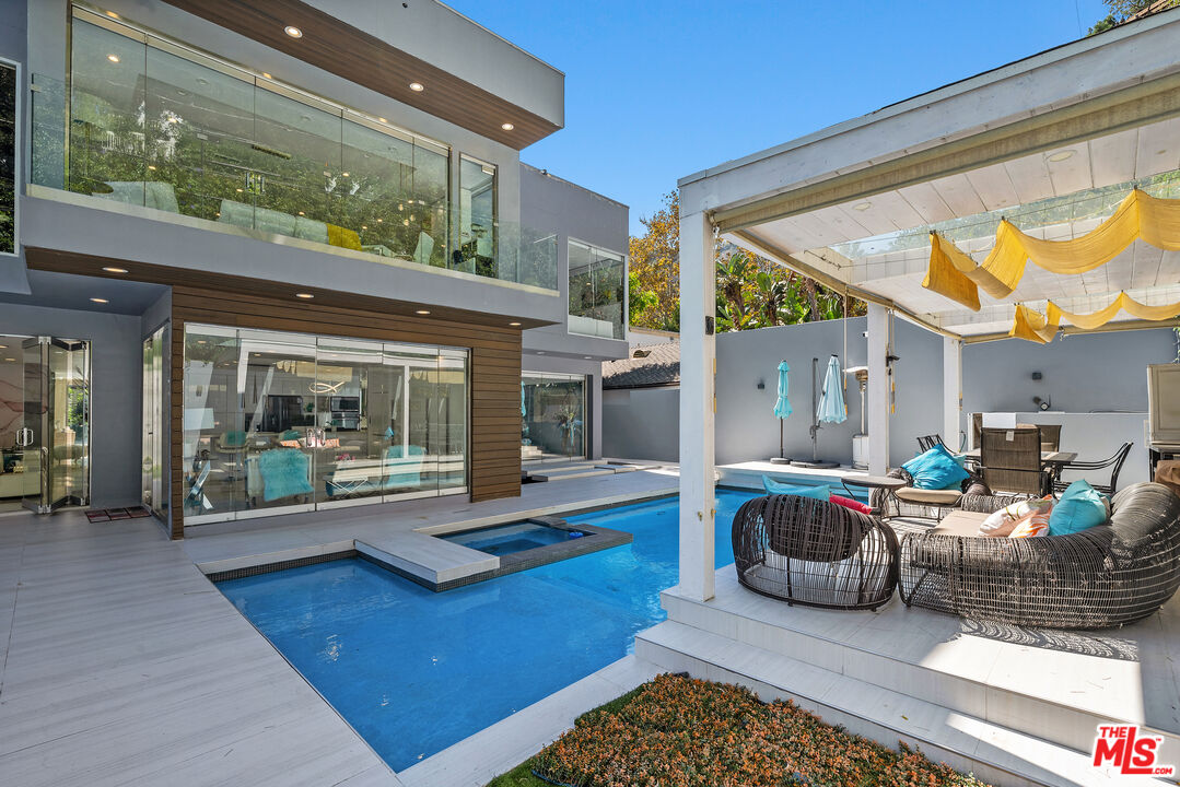 1590 BENEDICT CANYON DR