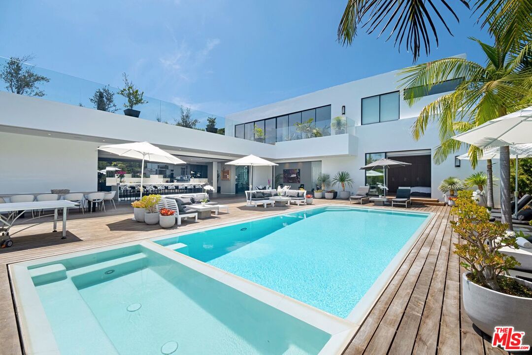 9570 SUNSET BLVD