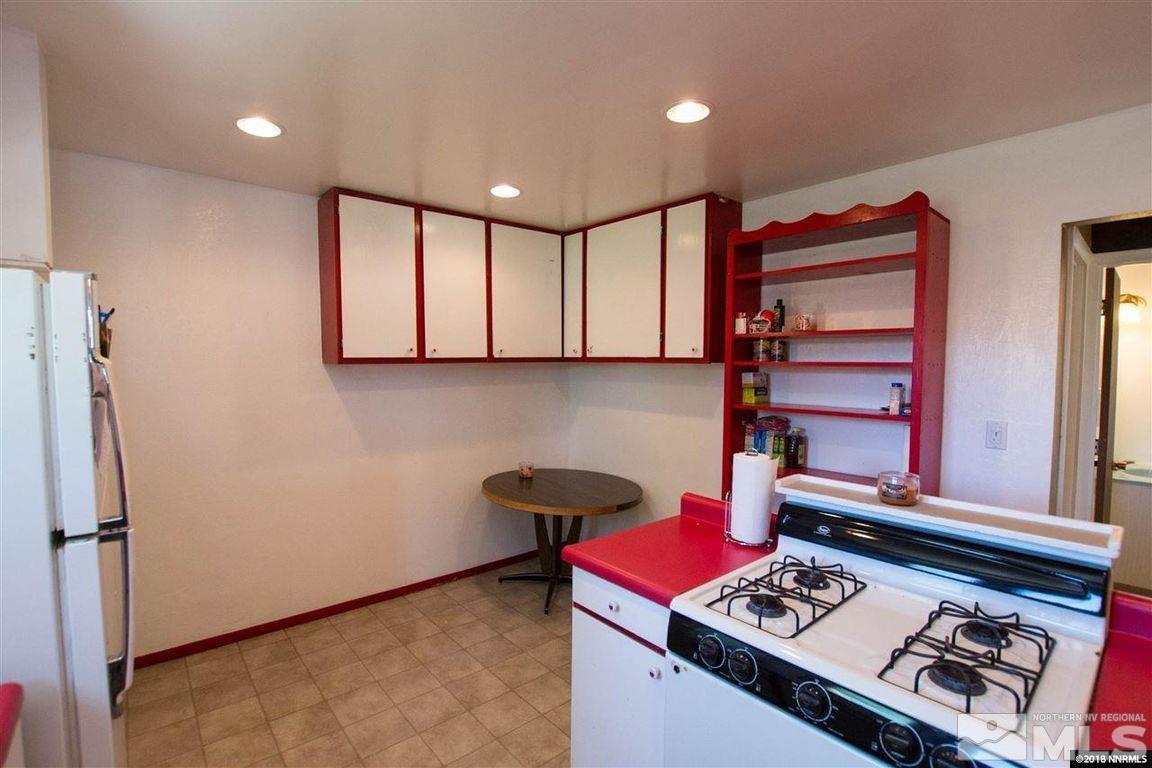 515 E 8th Street