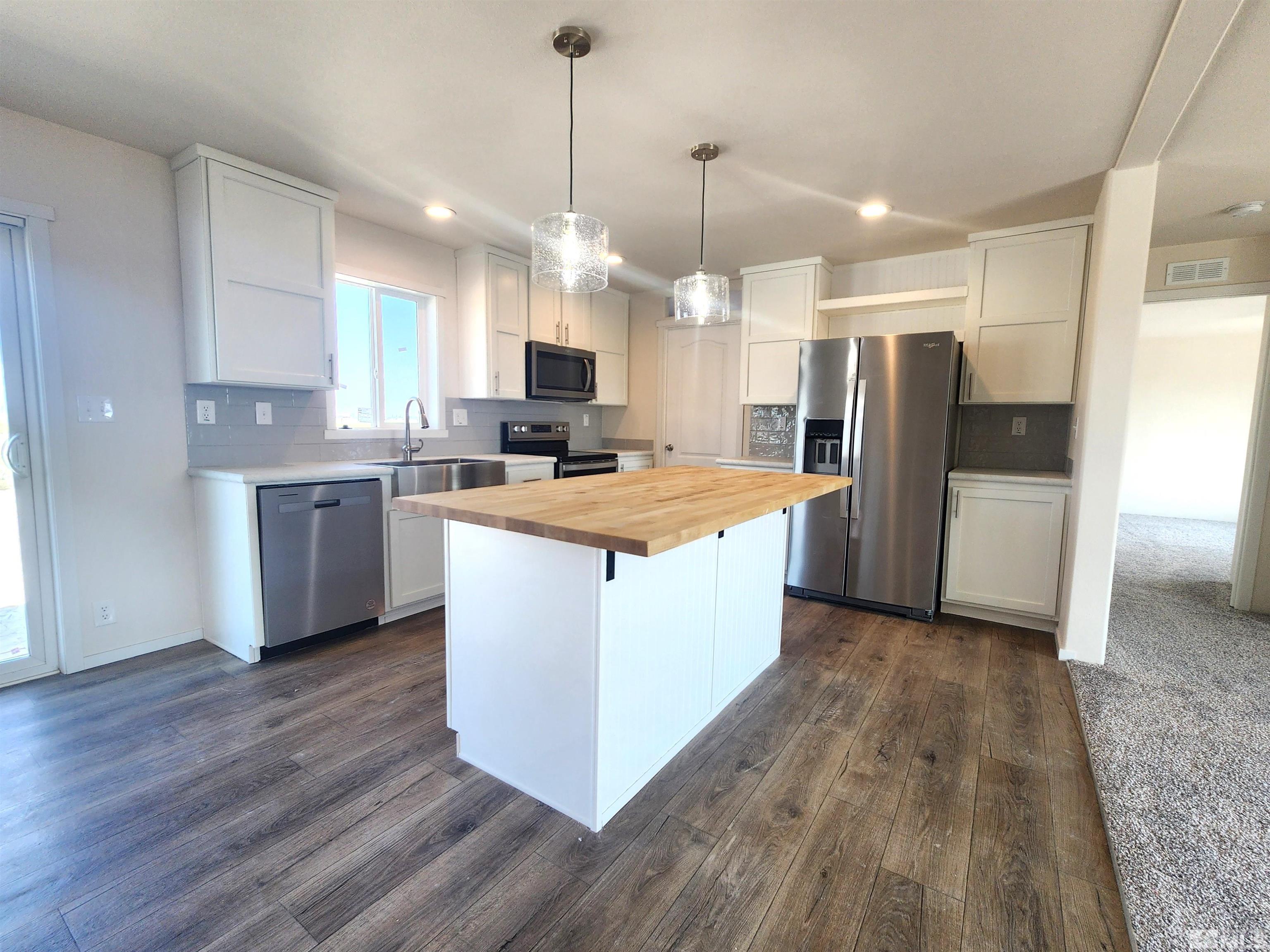 1970 W Horseshoe Road