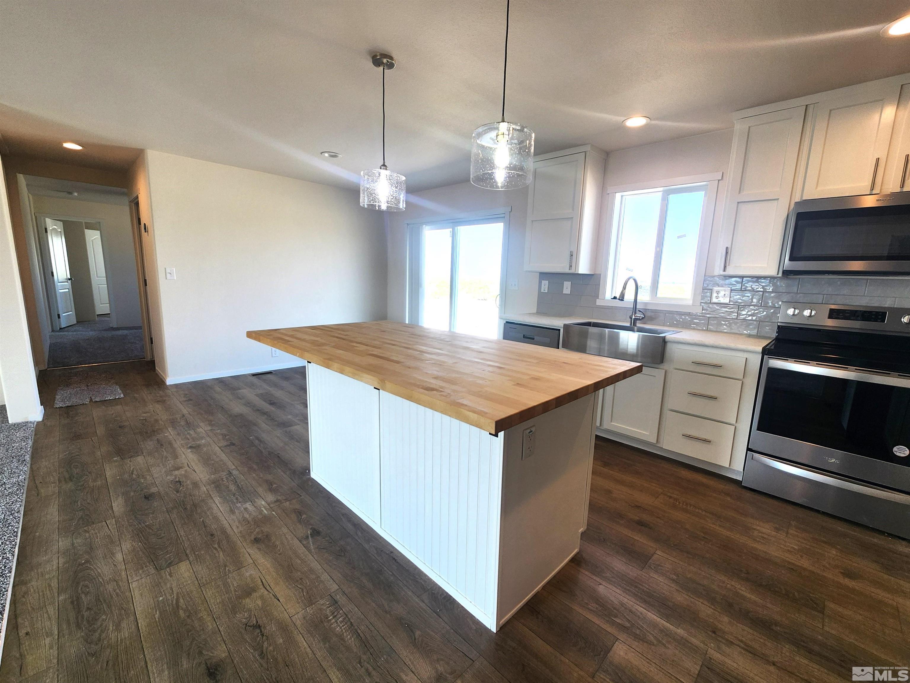 1970 W Horseshoe Road