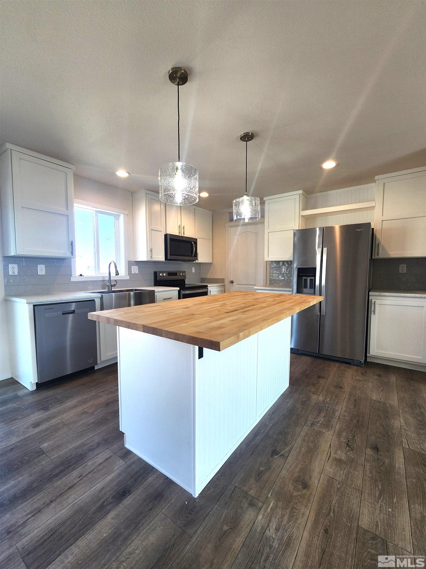 1970 W Horseshoe Road