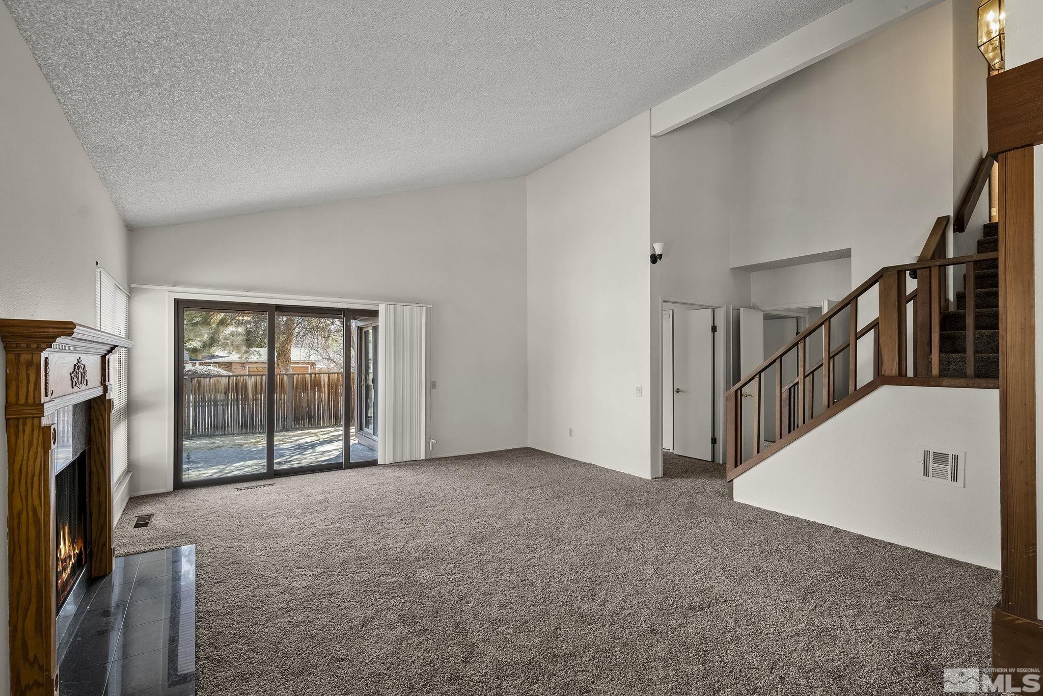 698 E Riverview Circle