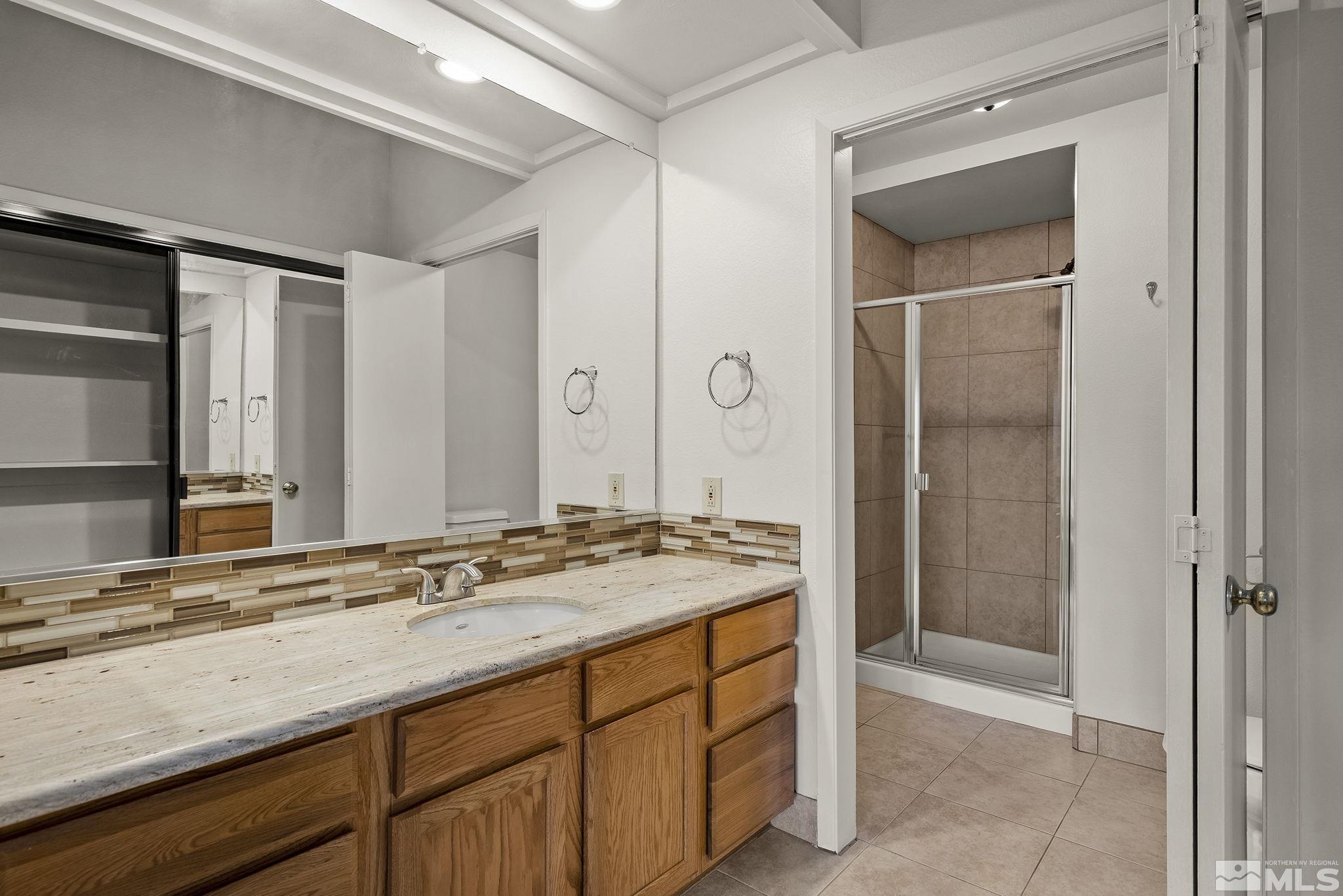 698 E Riverview Circle