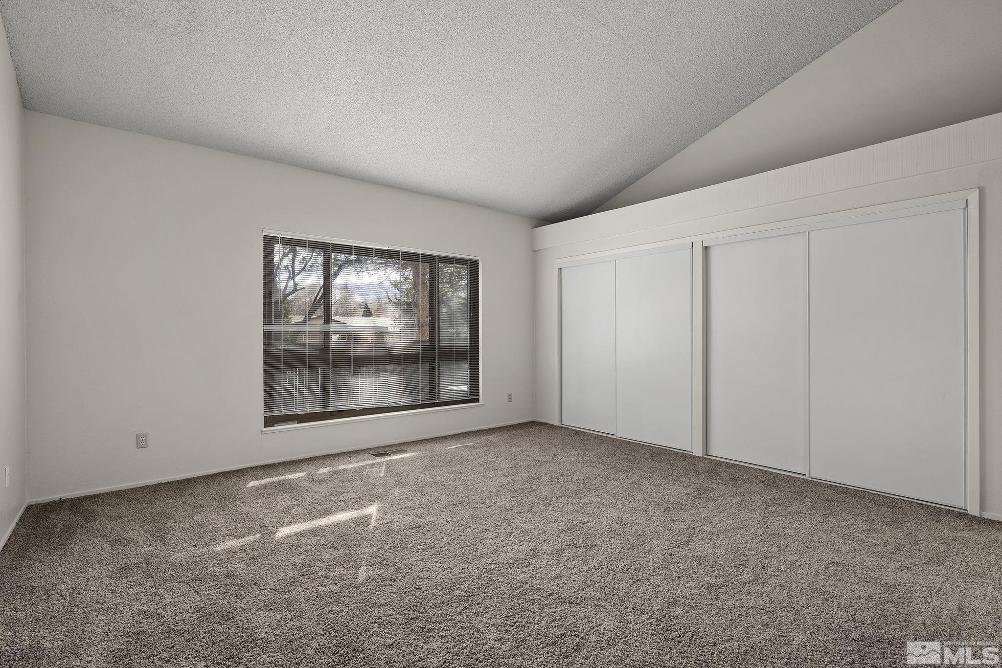 698 E Riverview Circle