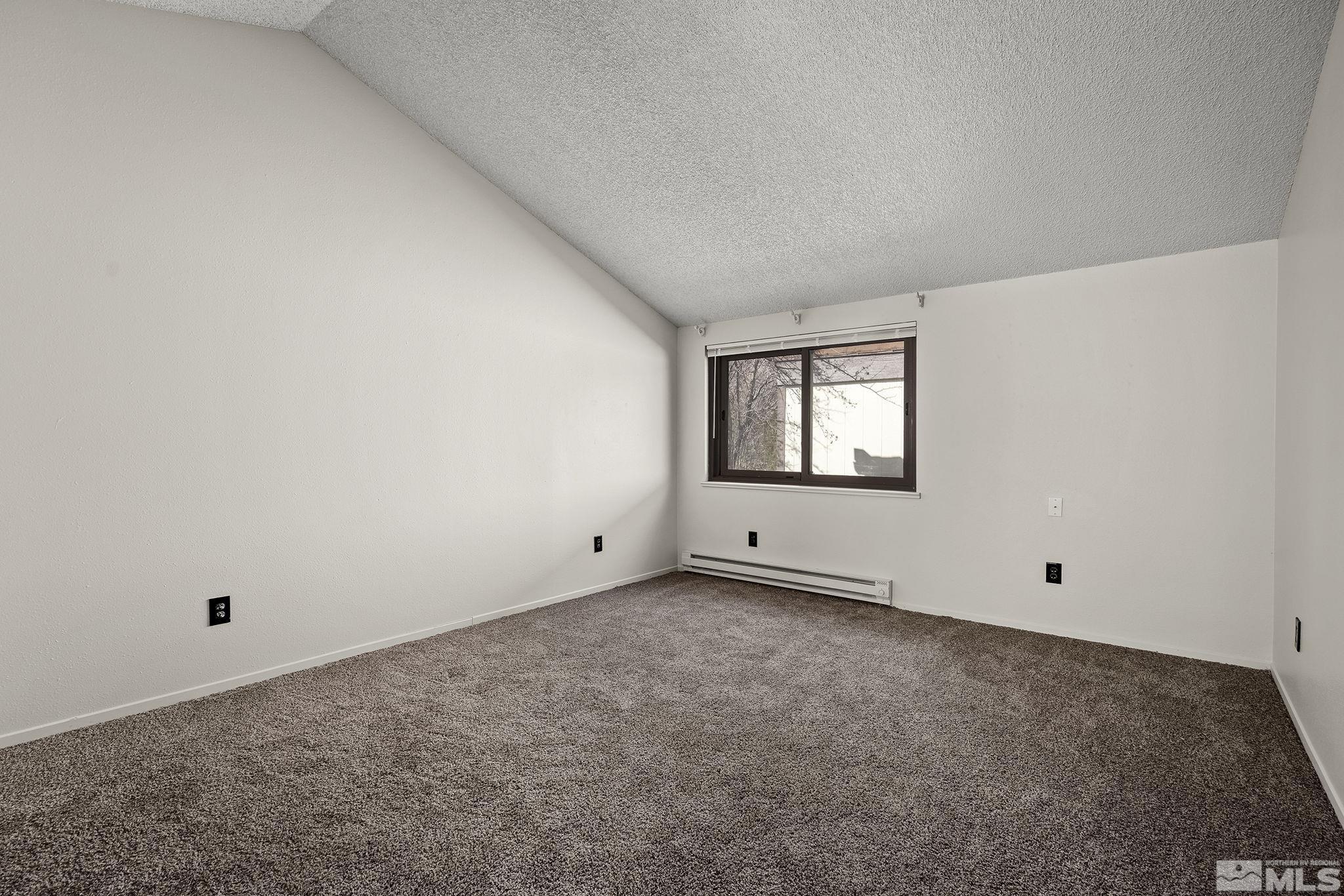 698 E Riverview Circle