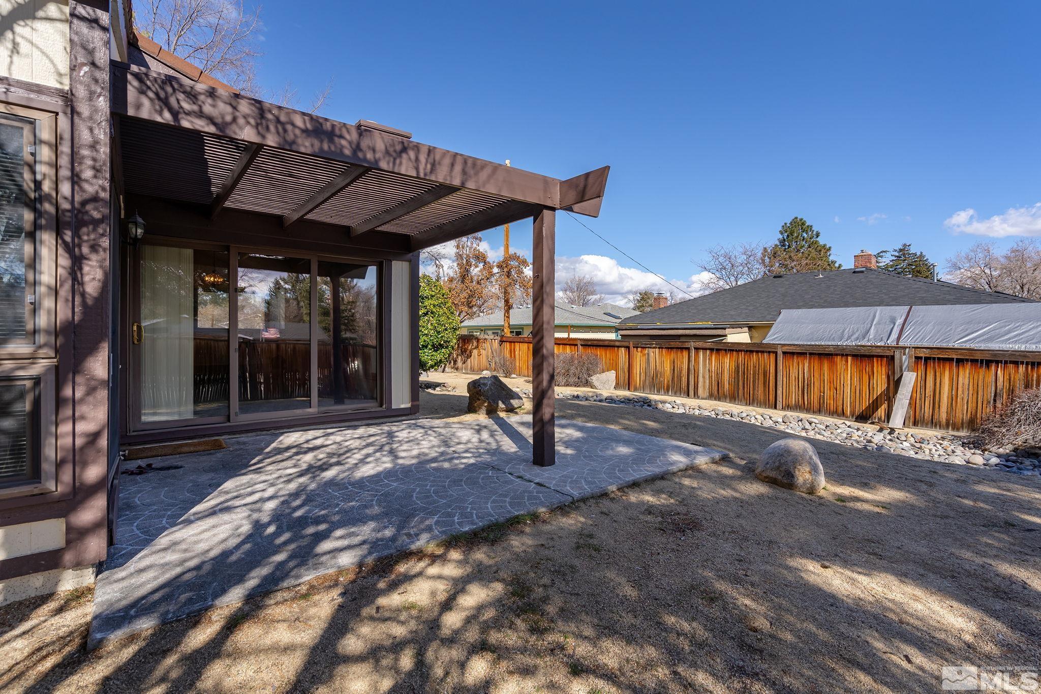 698 E Riverview Circle