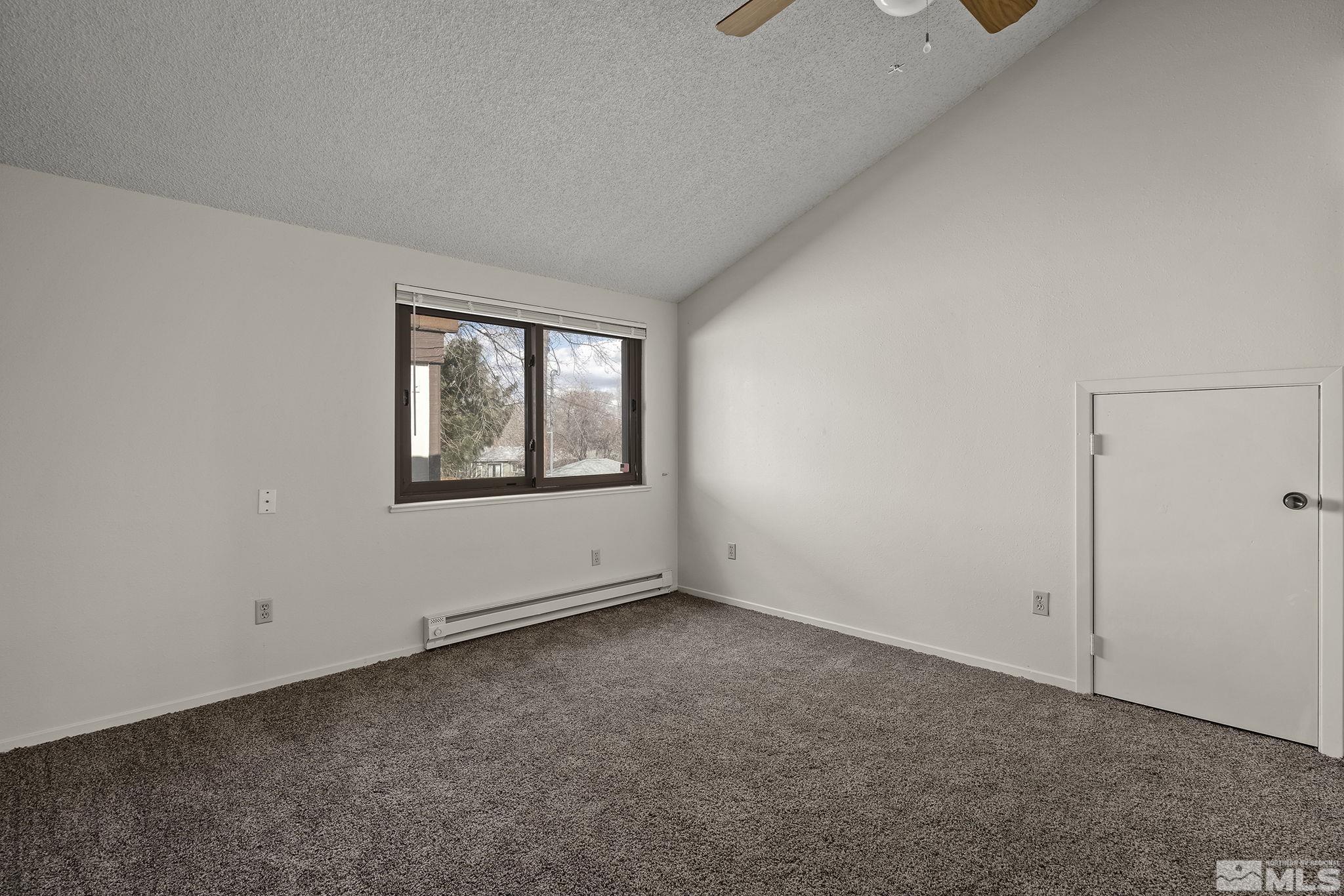 698 E Riverview Circle