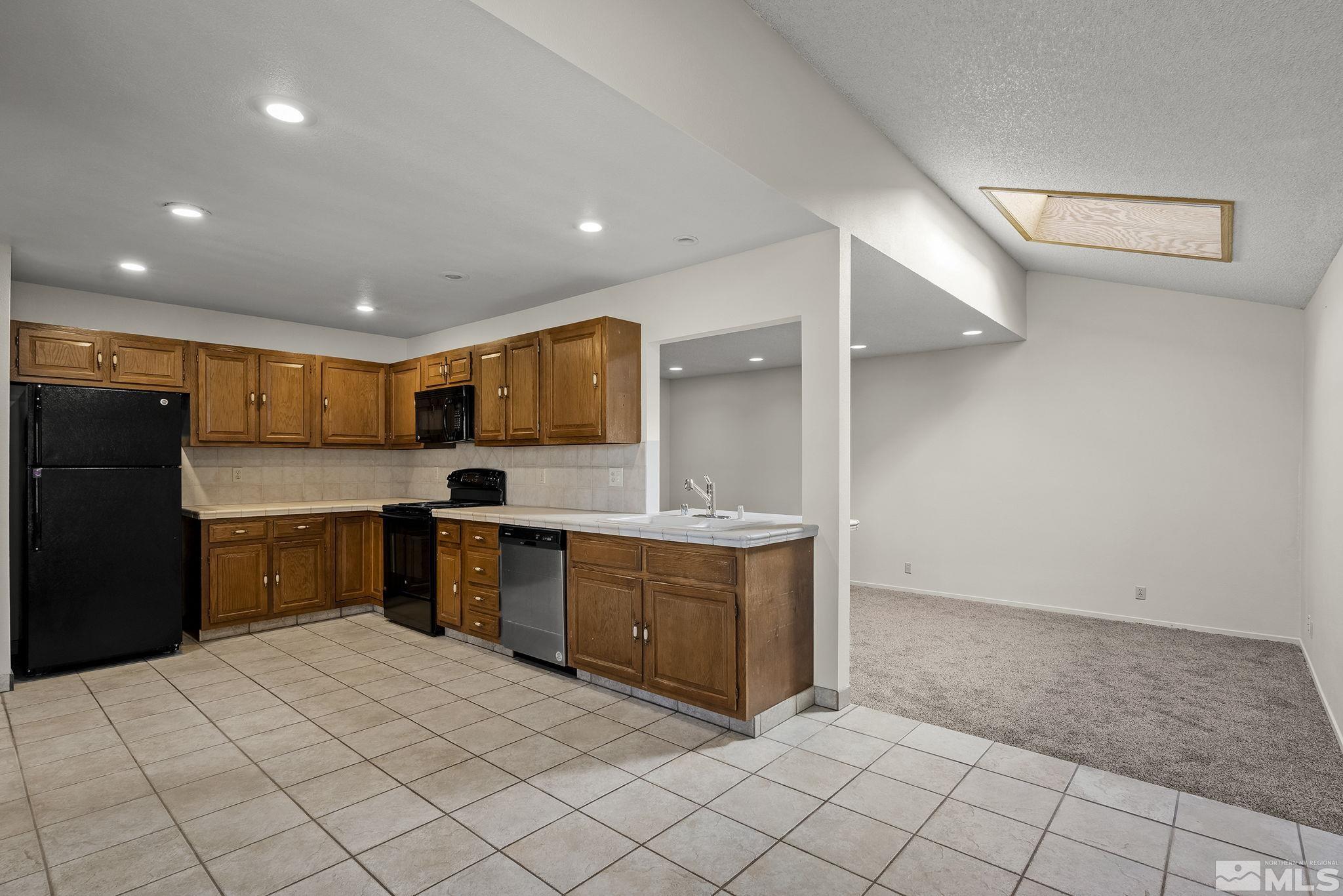 698 E Riverview Circle