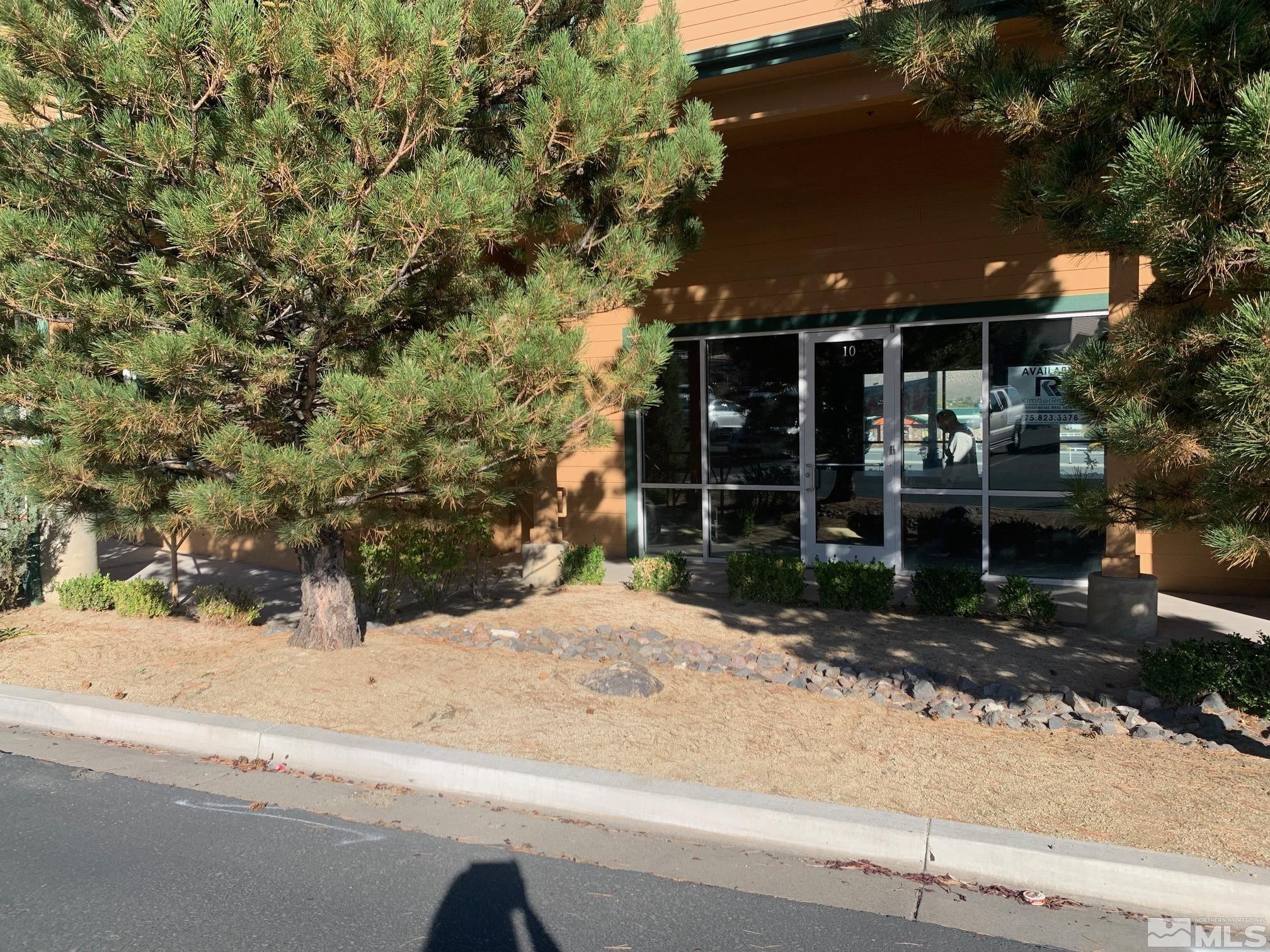 4530 S Carson Street, 10