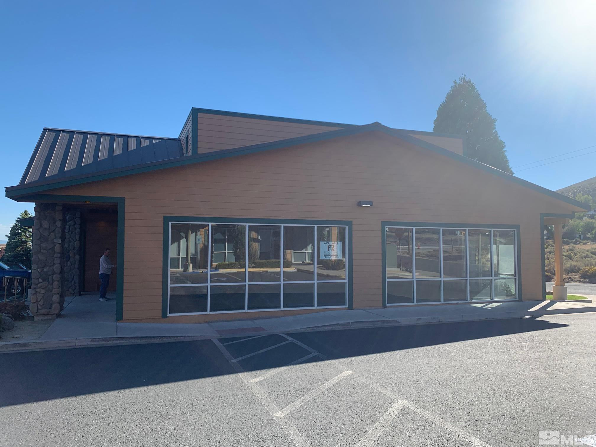 4560 S Carson Street, Units 3 & 4, Carson Street, Units 3 & 4