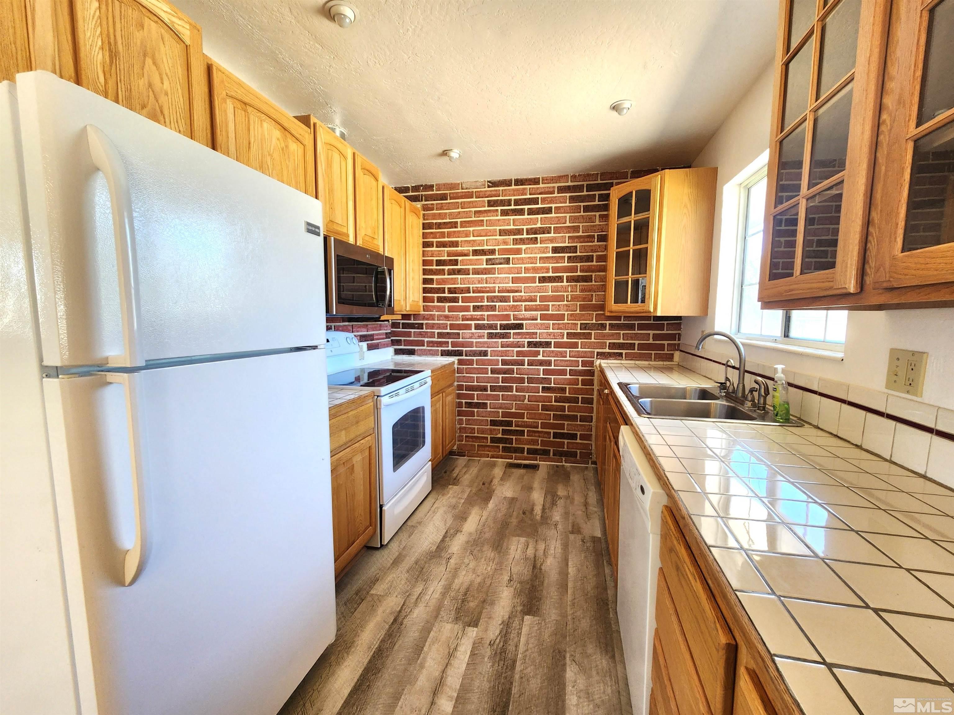 140 E Cedar Street