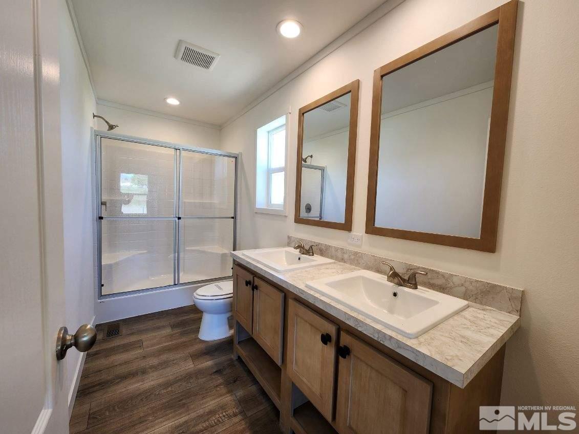 3427 Crown Royal Circle