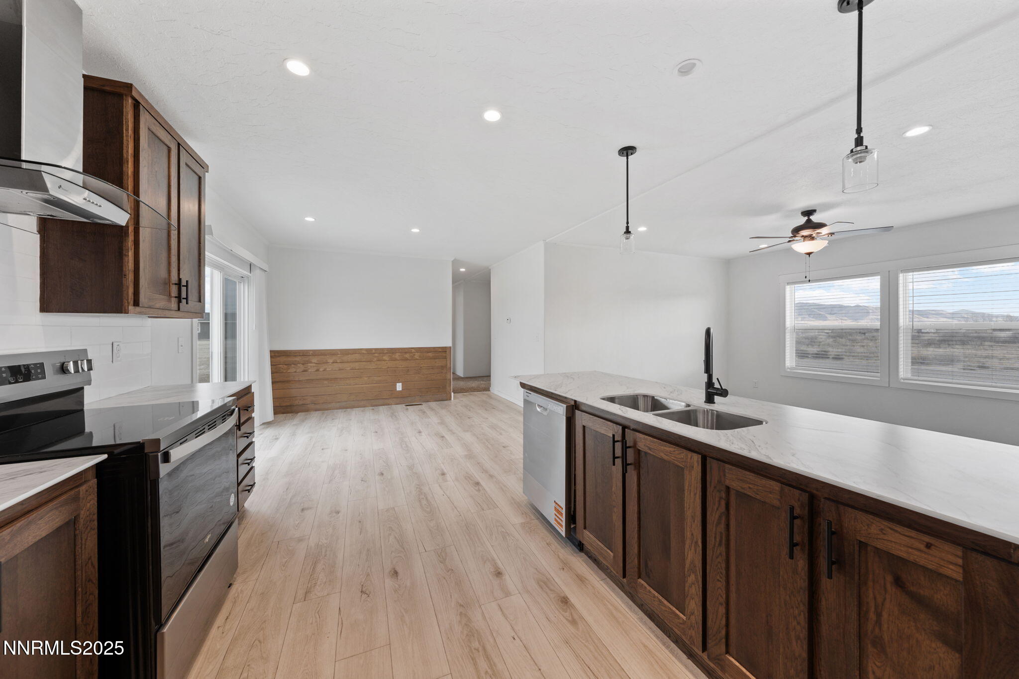 6225 Sand Creek Circle