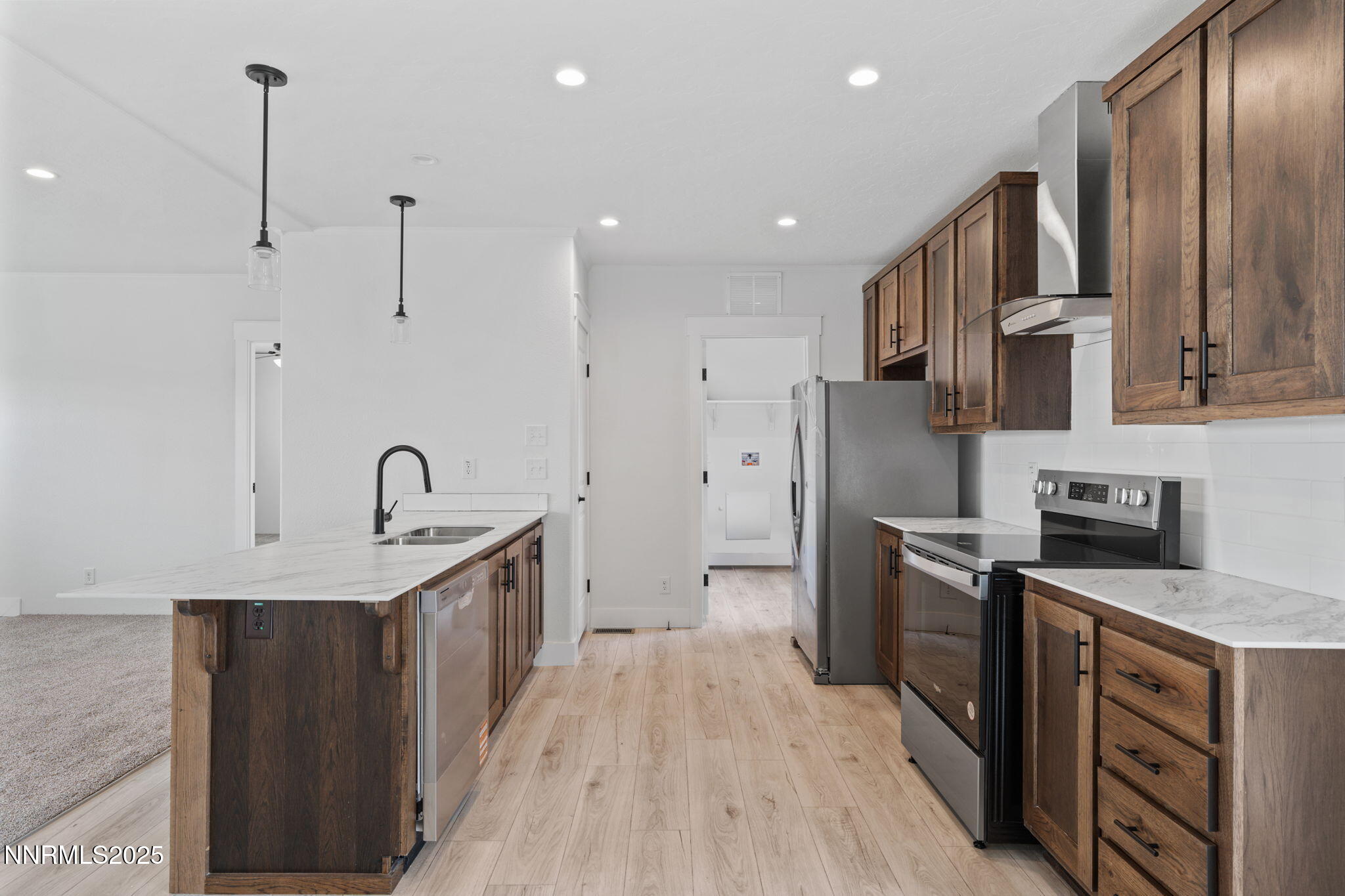 6225 Sand Creek Circle