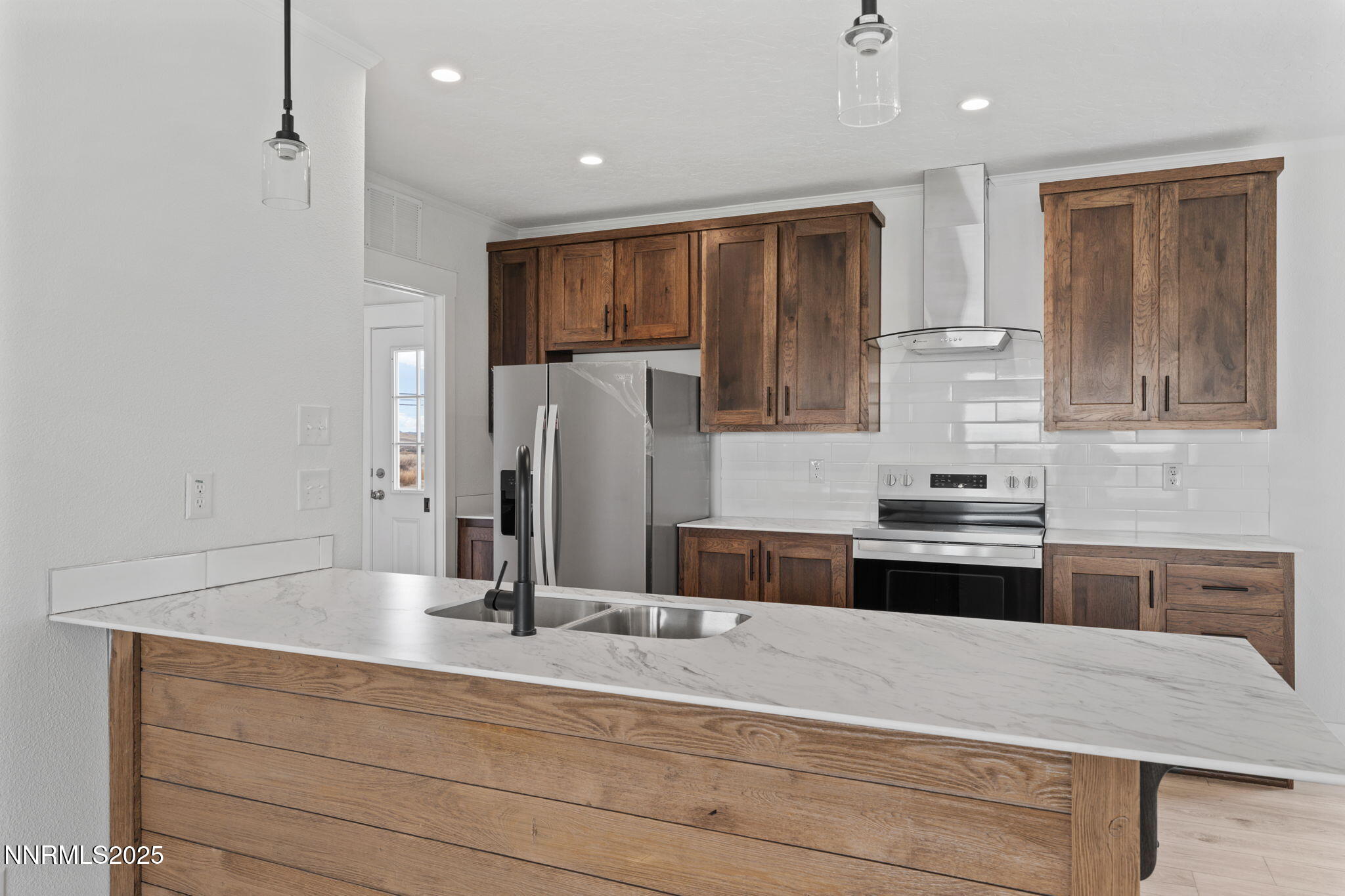 6225 Sand Creek Circle