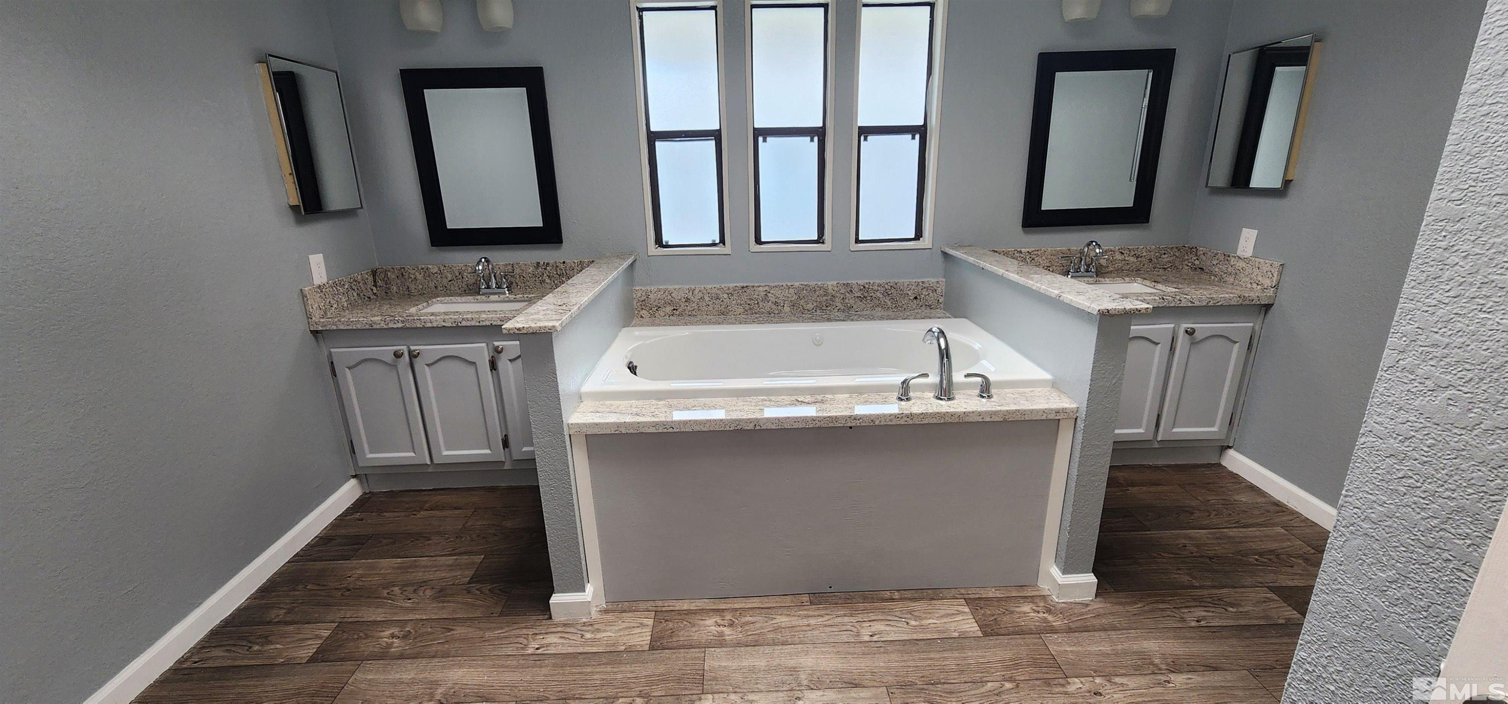 289 Ave De La D'Emerald