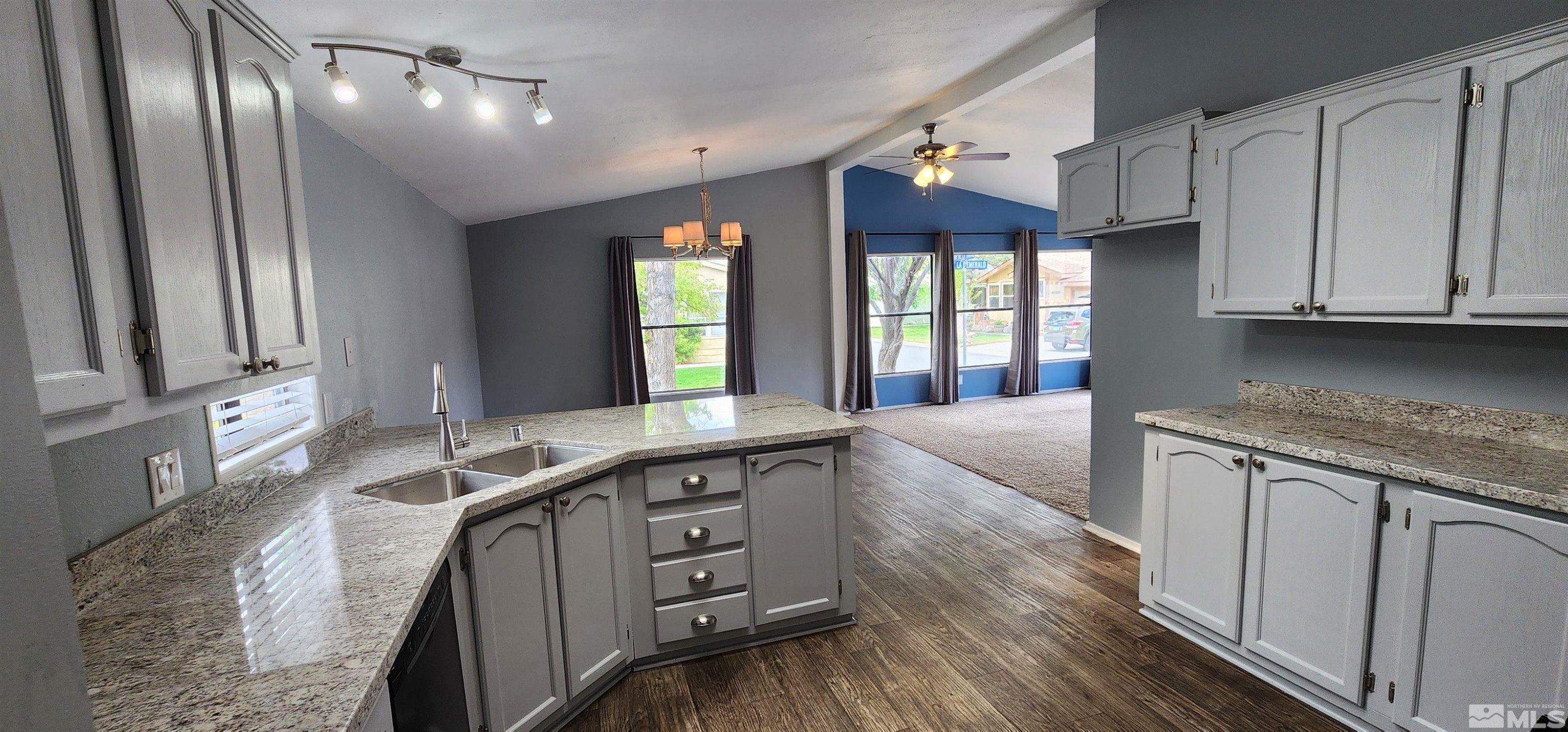 289 Ave De La D'Emerald