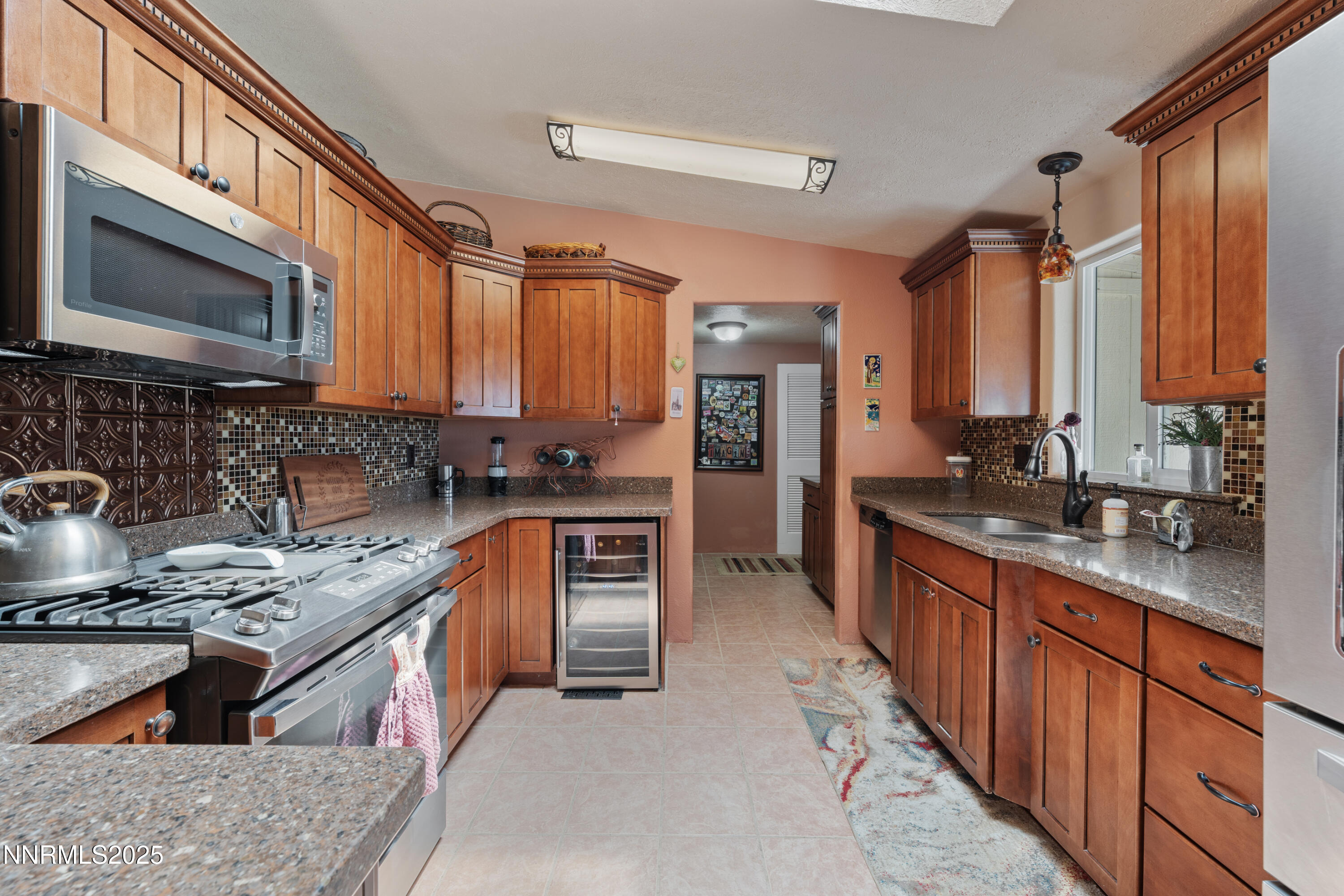 1000 Skyline Boulevard