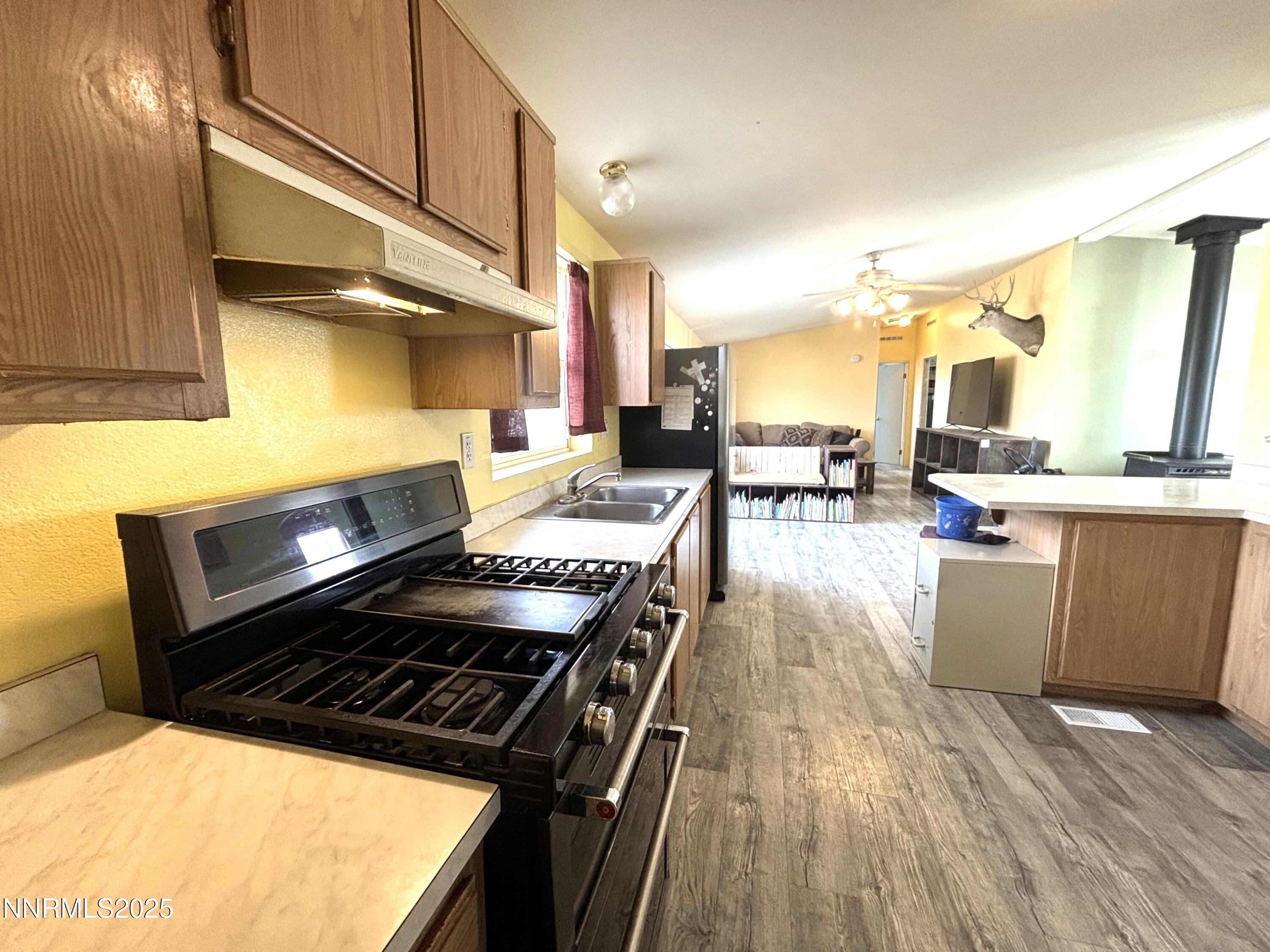 2020 E Horseshoe Road