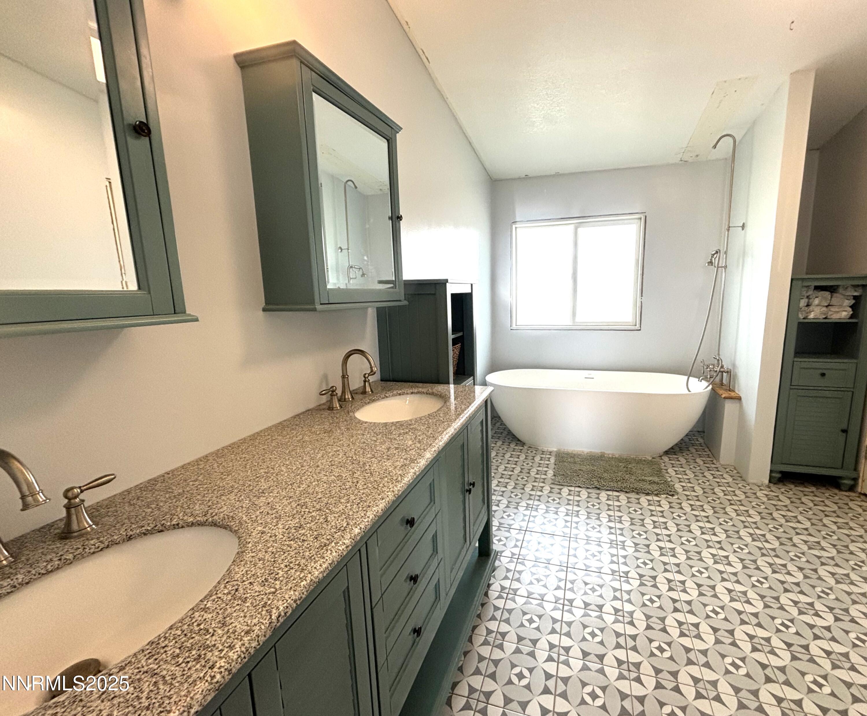 2020 E Horseshoe Road