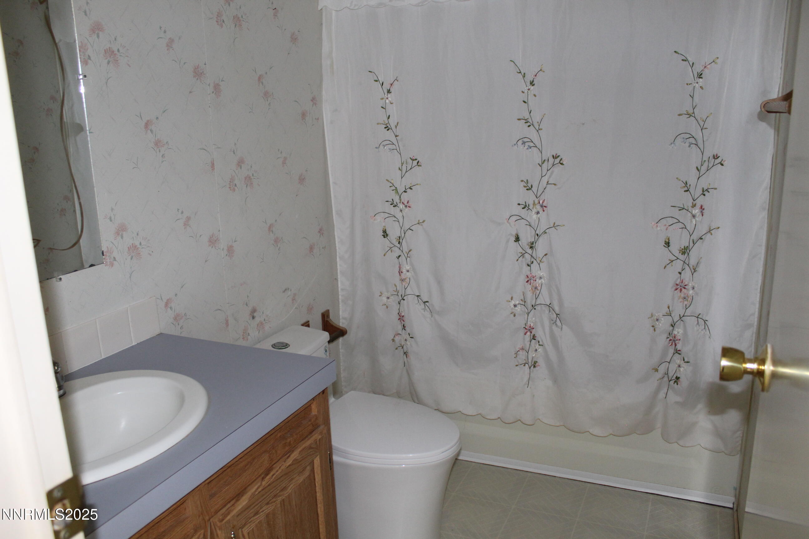 445 E Fifth Street 1