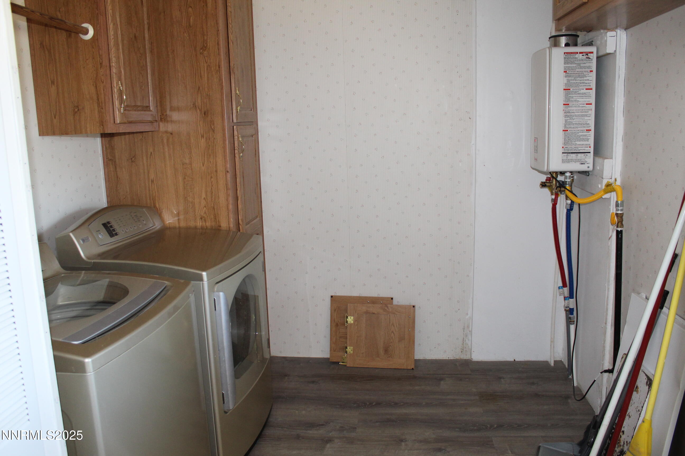 445 E Fifth Street 1