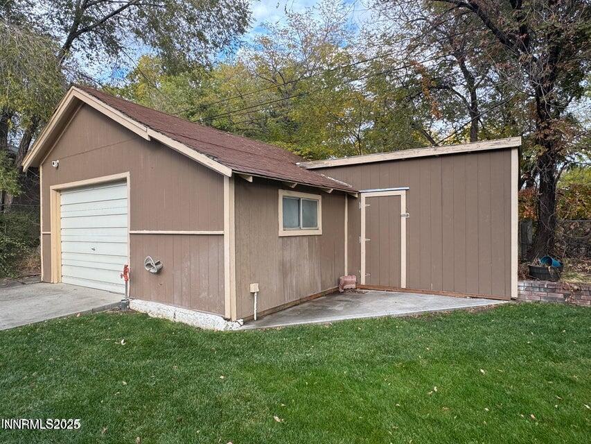 121 W Shepard Street